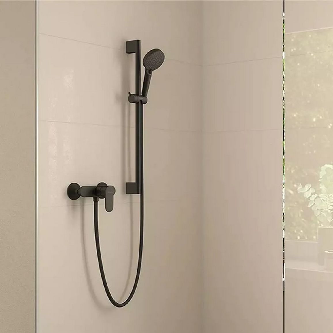 Смеситель для душа Vernis Blend Matt Black Hansgrohe (71640670) Смеситель для душа Vernis Blend Matt Black Hansgrohe (71640670)