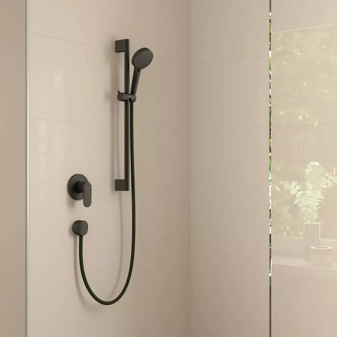 Смеситель для душа Vernis Blend скрытого монтажа D110 Matt Black Hansgrohe (71649670) Смеситель для душа Vernis Blend скрытого монтажа D110 Matt Black Hansgrohe (71649670)
