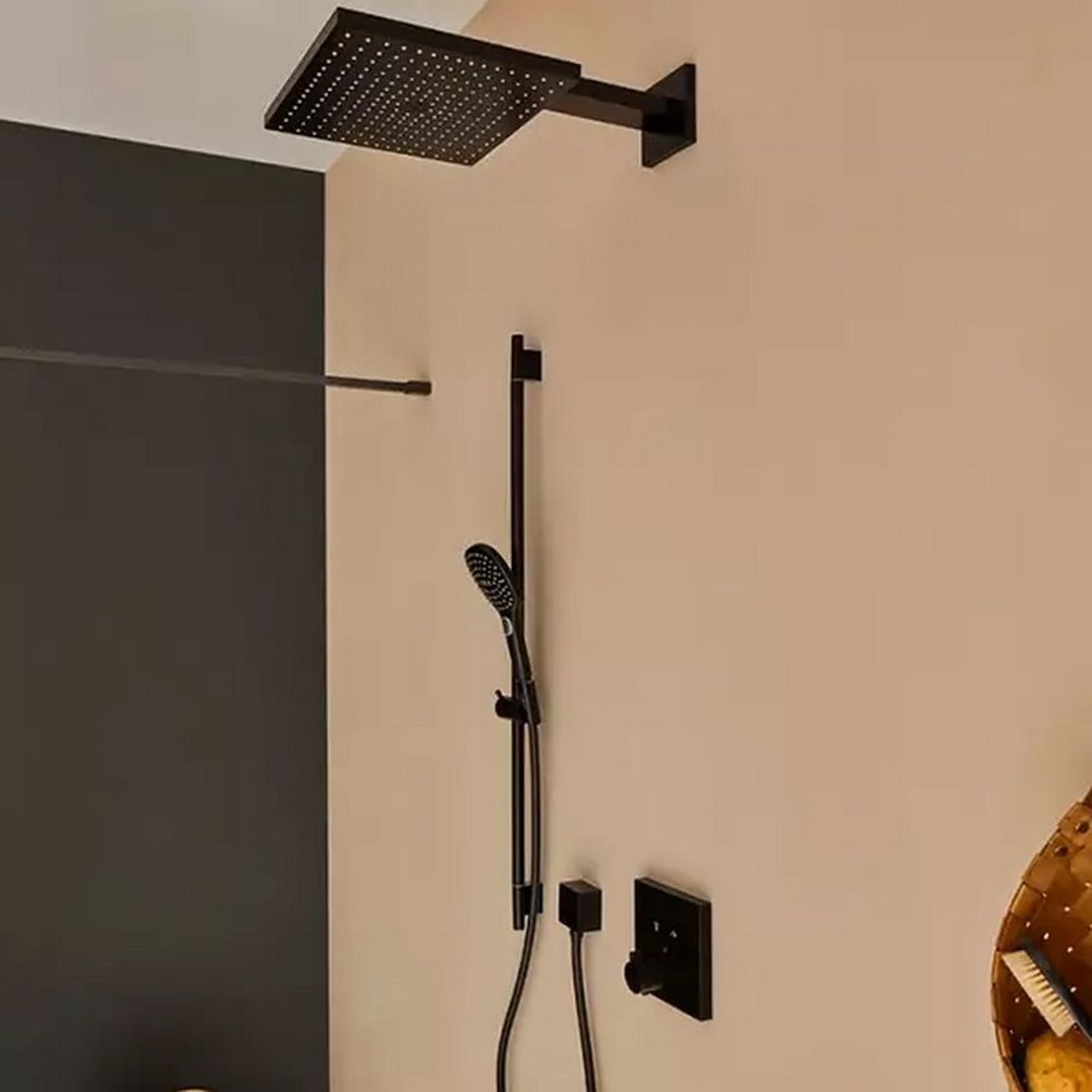 Душевой комплект Hansgrohe Raindance E/ShowerSelect E 7в1 Matt Black Hansgrohe (27939670) Душевой комплект Hansgrohe Raindance E/ShowerSelect E 7в1 Matt Black Hansgrohe (27939670)
