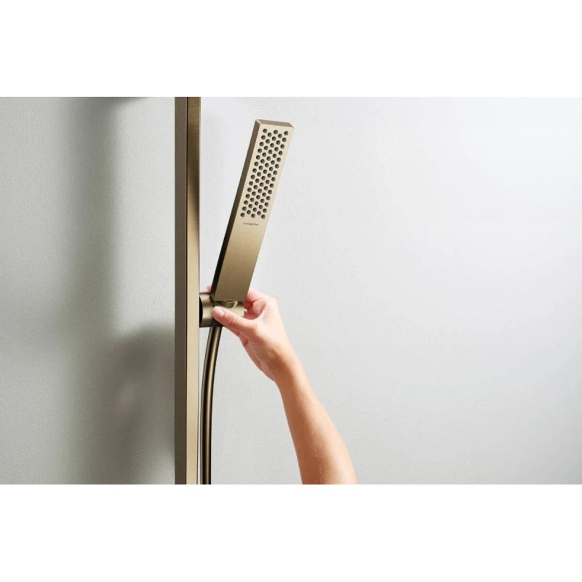 Ручний душ Hansgrohe Pulsify E 100 1jet EcoSmart+ Brushed Bronze Hansgrohe (24321140) Ручний душ Hansgrohe Pulsify E 100 1jet EcoSmart+ Brushed Bronze Hansgrohe (24321140)