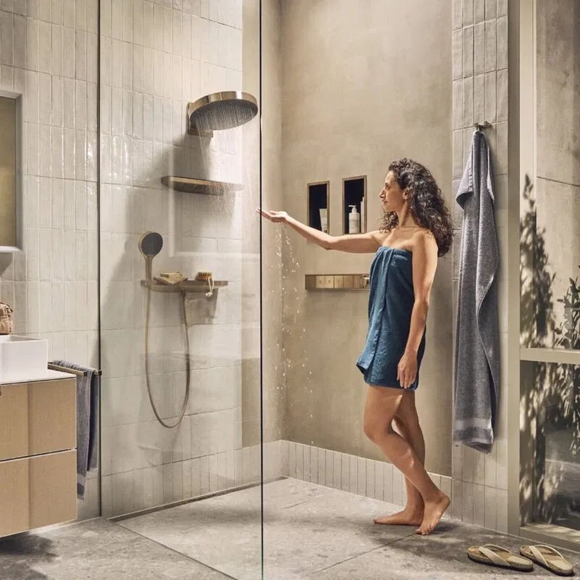Боковой душ-полочка Hansgrohe Rainfinity 500 1jet Brushed Bronze Hansgrohe (26243140) Боковой душ-полочка Hansgrohe Rainfinity 500 1jet Brushed Bronze Hansgrohe (26243140)