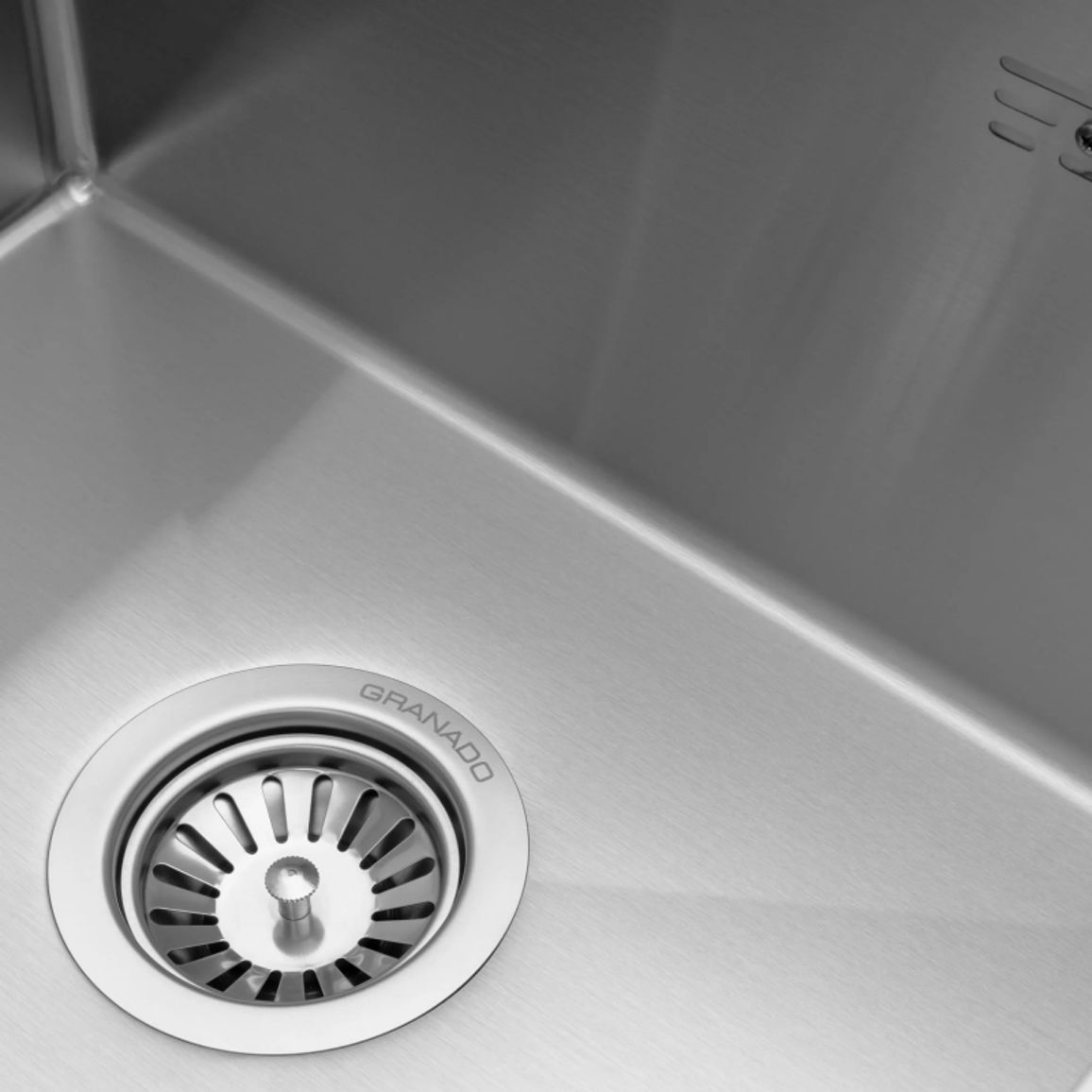 Мойка стальная Villena S304 (580*500*220mm) GRANADO Мойка стальная Villena S304 (580*500*220mm) GRANADO