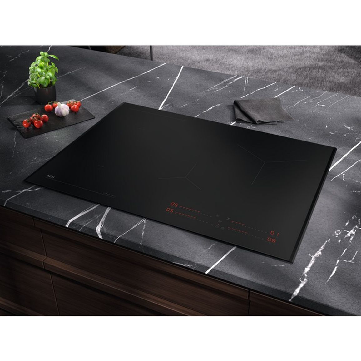 Индукционная варочная поверхность NII74B10AB Hob2Hood AEG Индукционная варочная поверхность NII74B10AB Hob2Hood AEG
