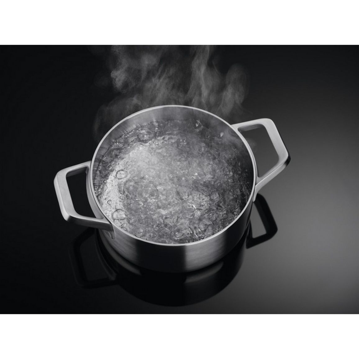 Индукционная варочная поверхность NIK85M30IB Hob2Hood AEG Индукционная варочная поверхность NIK85M30IB Hob2Hood AEG