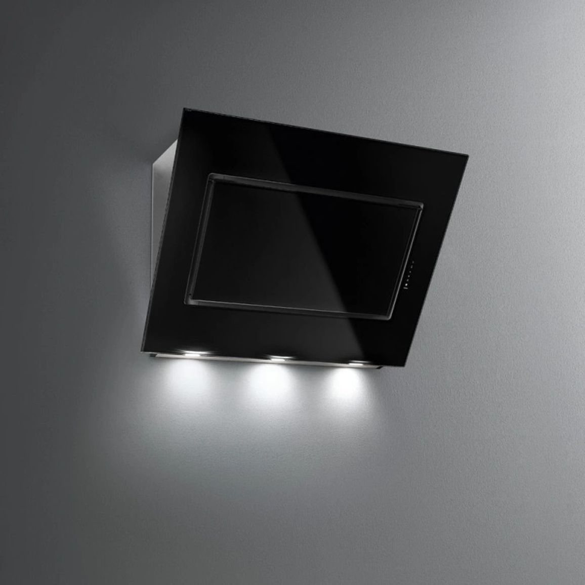 Витяжка пристінна QUASAR EVO/PLUS 90 BLACK GLASS 800 (CQPN90.E0P2#ZZZN491F) Falmec