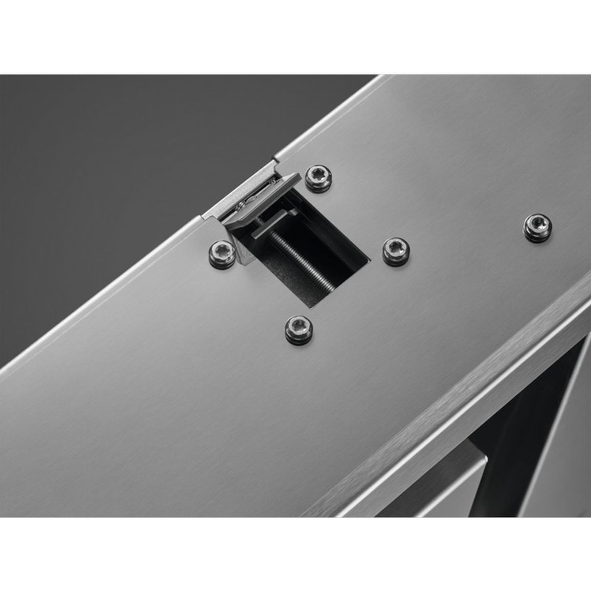 Вытяжка потолочная NDC7791SB Hob2Hood AEG Вытяжка потолочная NDC7791SB Hob2Hood AEG
