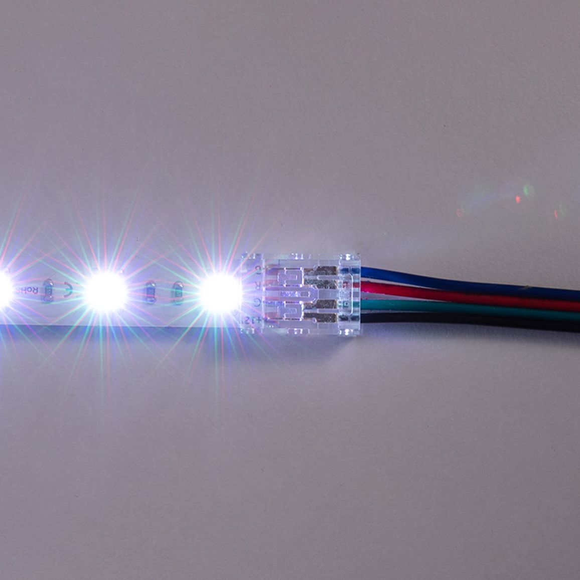 Конечный соединитель RGB 10 мм, прокалывающего типа Конечный соединитель RGB 10 мм, прокалывающего типа
