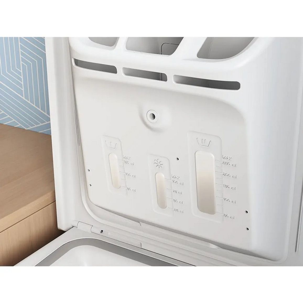 Пральна машина вертикальна BTWS50400EU/N біла Indesit
