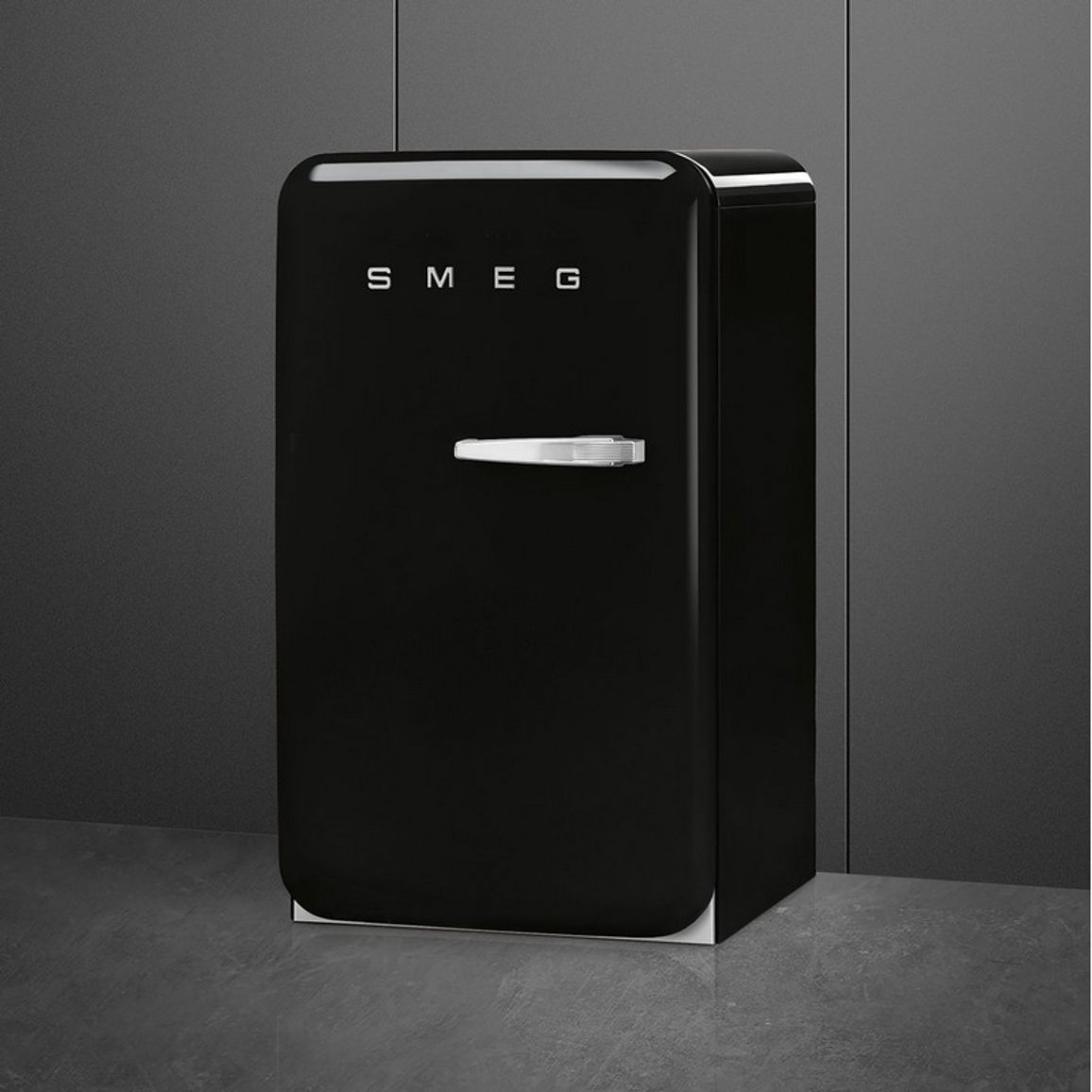 Холодильник однодверний FAB10HLBL6 чорний Smeg (50'S RETRO STYLE) Холодильник однодверний FAB10HLBL6 чорний Smeg (50'S RETRO STYLE)