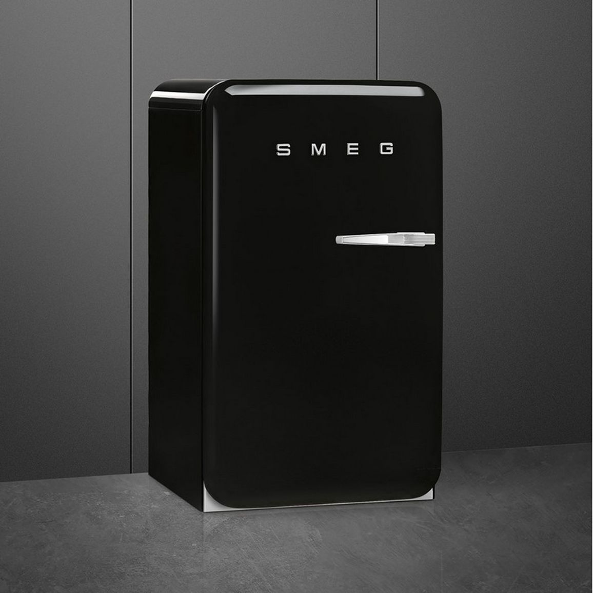 Холодильник однодверний FAB10HLBL6 чорний Smeg (50'S RETRO STYLE) Холодильник однодверний FAB10HLBL6 чорний Smeg (50'S RETRO STYLE)
