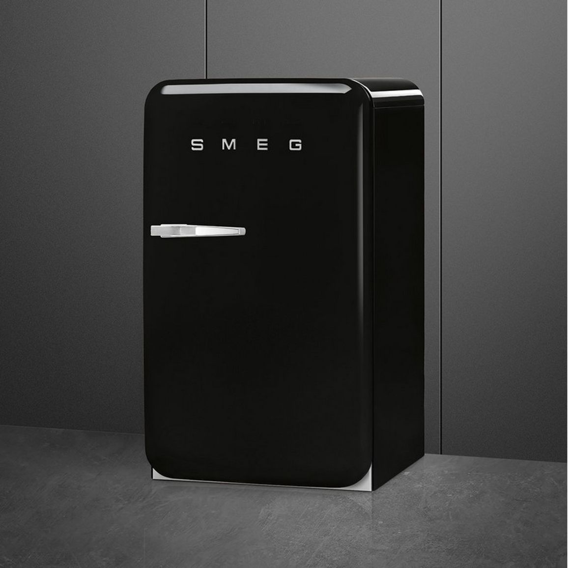 Холодильник однодверний FAB10HRBL6 чорний Smeg (50'S RETRO STYLE) Холодильник однодверний FAB10HRBL6 чорний Smeg (50'S RETRO STYLE)