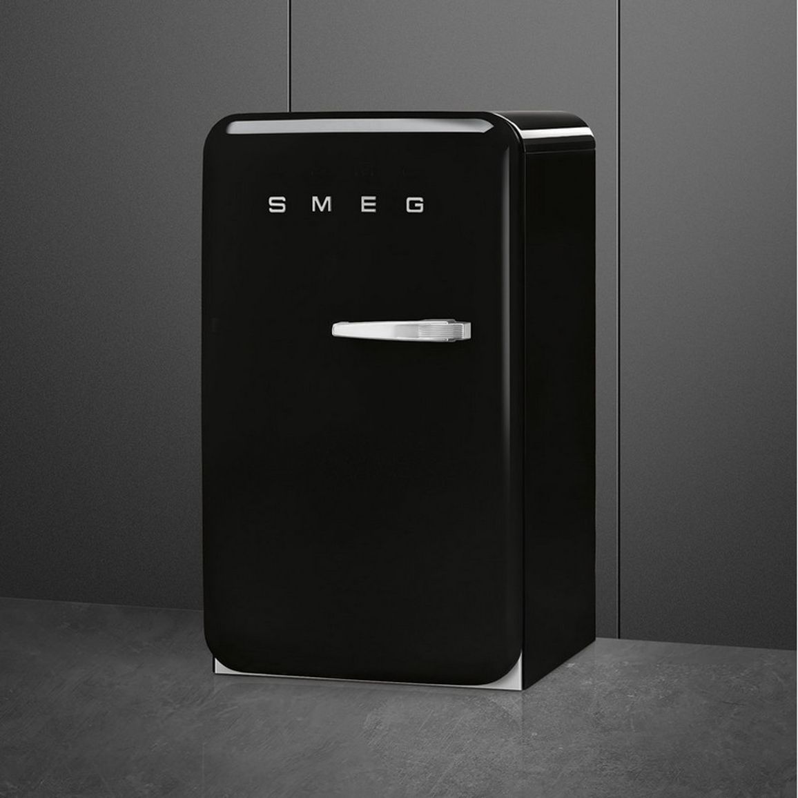 Холодильник однодверний FAB10LBL6 чорний Smeg (50'S RETRO STYLE) Холодильник однодверний FAB10LBL6 чорний Smeg (50'S RETRO STYLE)