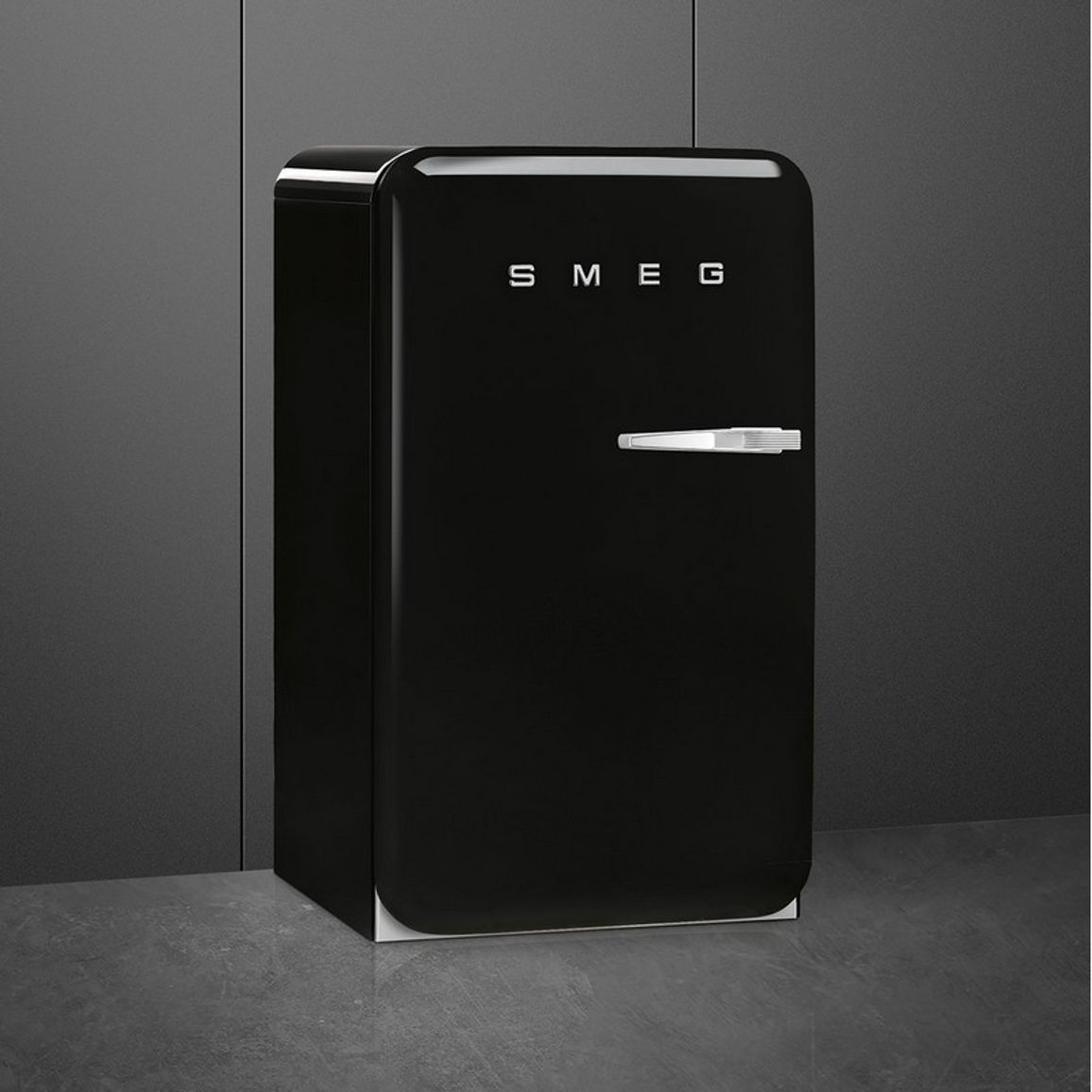 Холодильник однодверний FAB10LBL6 чорний Smeg (50'S RETRO STYLE) Холодильник однодверний FAB10LBL6 чорний Smeg (50'S RETRO STYLE)