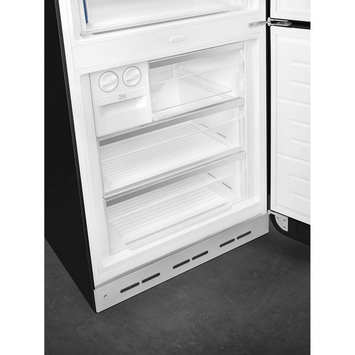 Комбінований холодильник FAB38RBL6 70 см чорний Smeg (50'S RETRO STYLE) Комбінований холодильник FAB38RBL6 70 см чорний Smeg (50'S RETRO STYLE)
