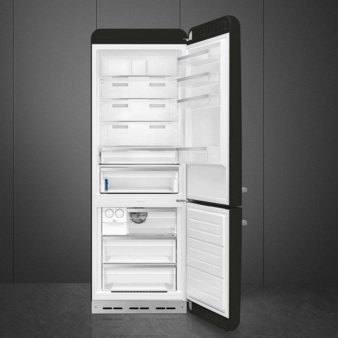 Комбінований холодильник FAB38RBL6 70 см чорний Smeg (50'S RETRO STYLE) Комбінований холодильник FAB38RBL6 70 см чорний Smeg (50'S RETRO STYLE)