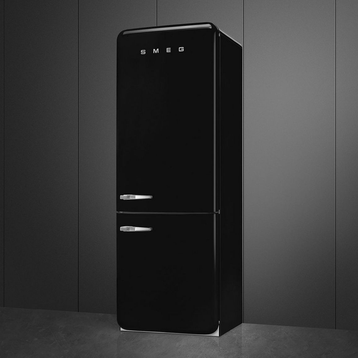 Комбінований холодильник FAB38RBL6 70 см чорний Smeg (50'S RETRO STYLE) Комбінований холодильник FAB38RBL6 70 см чорний Smeg (50'S RETRO STYLE)