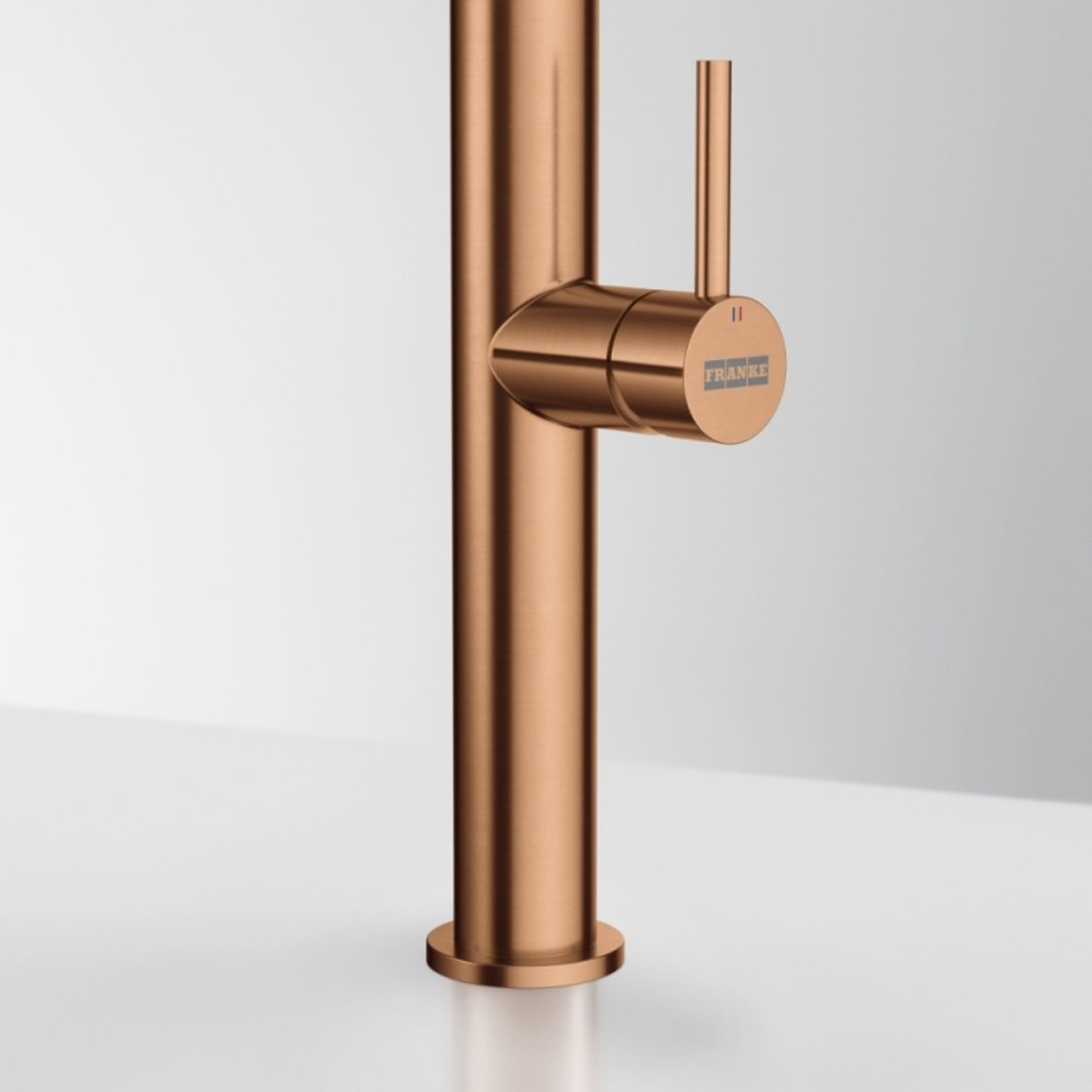 Змішувач Pescara J Pull Down (в/ш) PVD мідь Franke (115.0741.698) Змішувач Pescara J Pull Down (в/ш) PVD мідь Franke (115.0741.698)