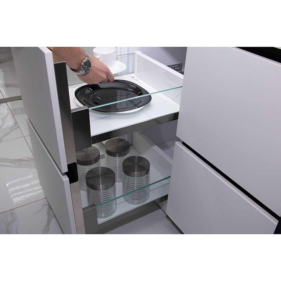 Карго 450мм белый/стекло, Essence VIBO (EGTGM45B2EVC) Карго 450мм белый/стекло, Essence VIBO (EGTGM45B2EVC)