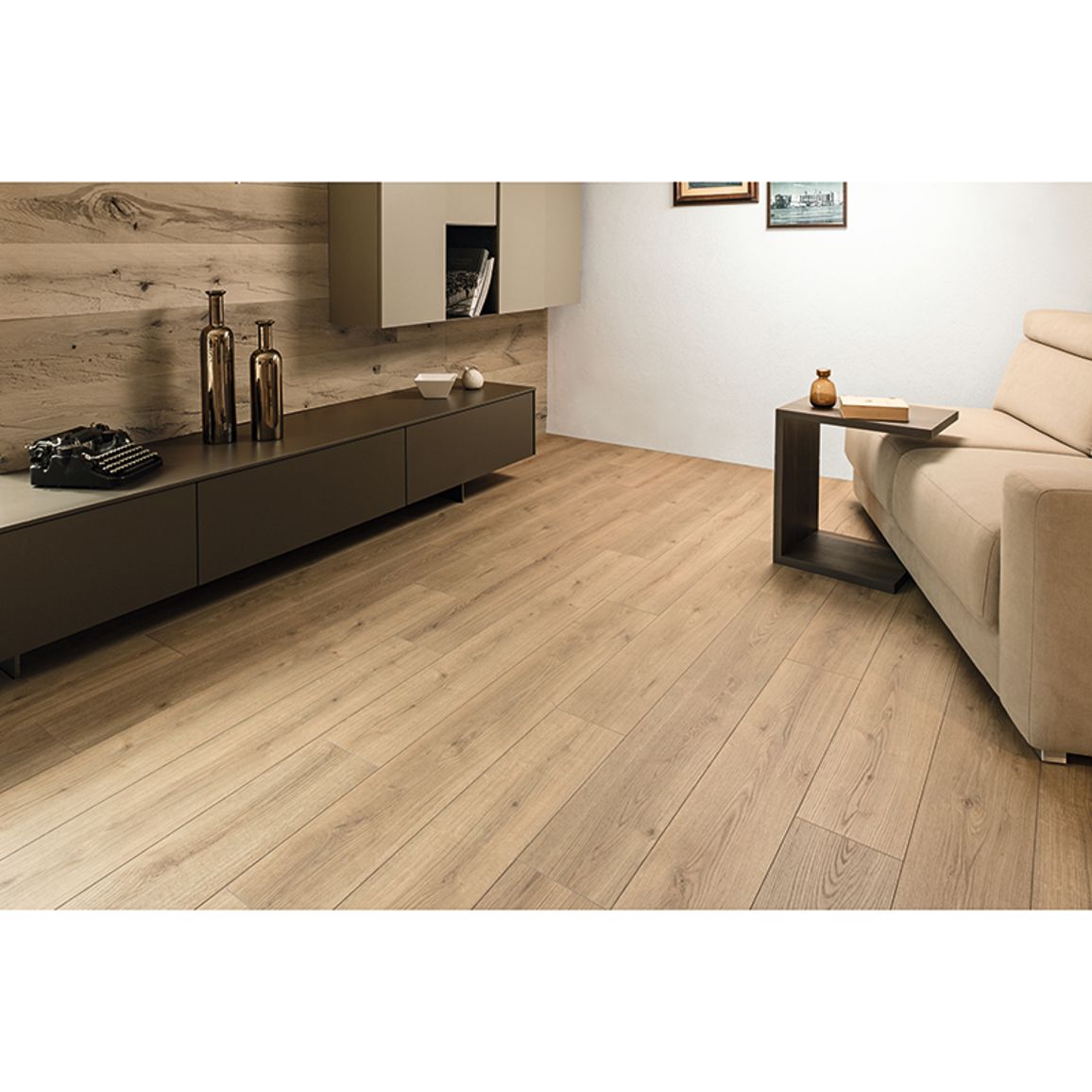Ламинат Kaindl K4421 RI Дуб Ивоук Тренд 32/AC4 (упаковка=2,4 м²) Ламинат Kaindl K4421 RI Дуб Ивоук Тренд 32/AC4 (упаковка=2,4 м²)