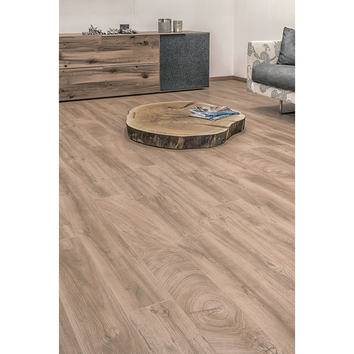 Ламинат Kaindl K4381 RE Дуб Фреско Лодж 32/AC4 (упаковка=1,76 м²) Ламинат Kaindl K4381 RE Дуб Фреско Лодж 32/AC4 (упаковка=1,76 м²)