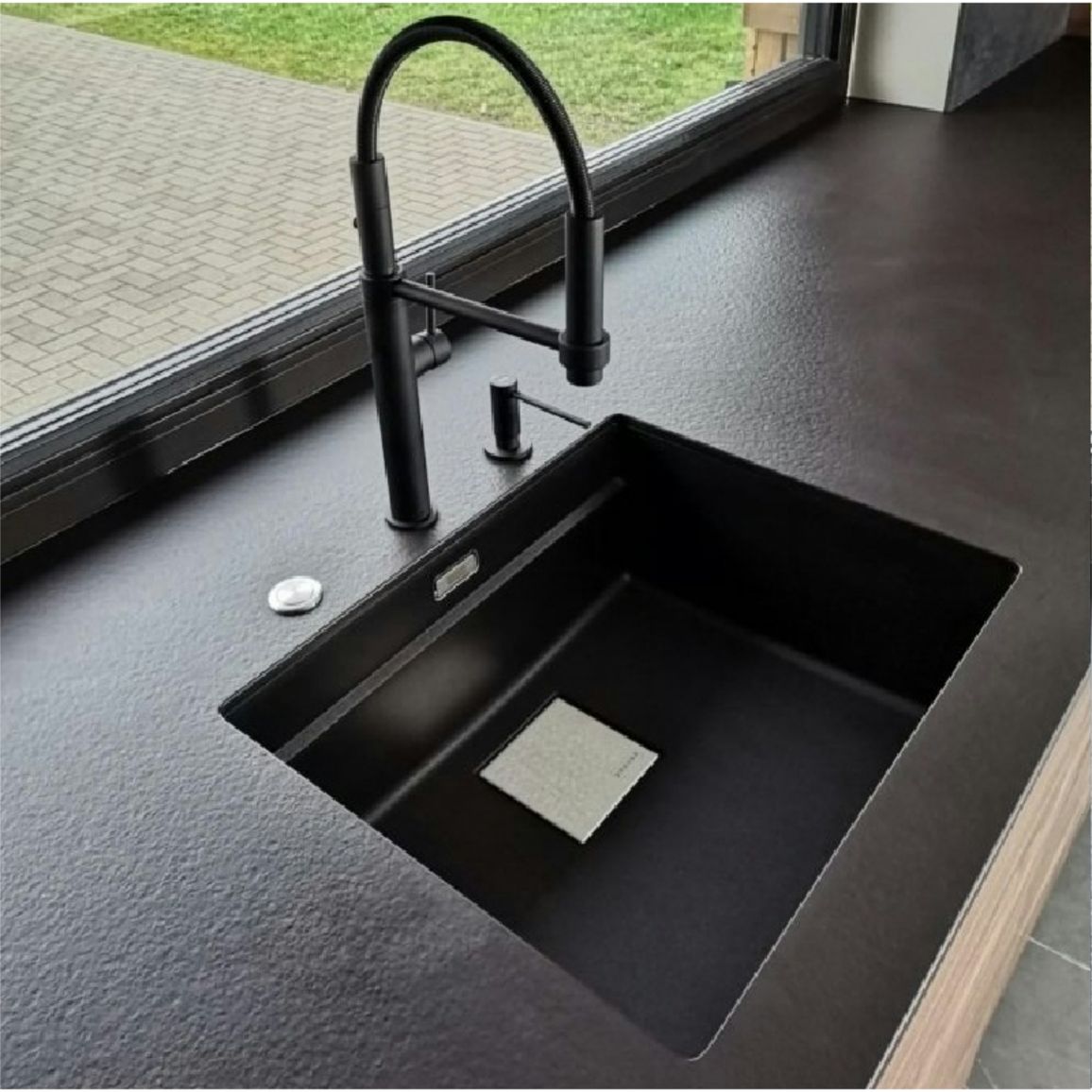 Керамогранит Inalco Silk FD Negro abujardado 12mm 3200Х1600 Керамогранит Inalco Silk FD Negro abujardado 12mm 3200Х1600