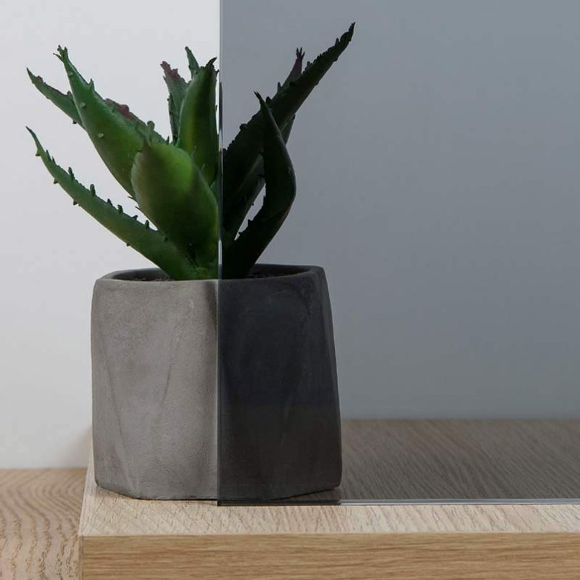 Скло тоноване графіт 6 мм (AGC) Скло тоноване графіт 6 мм (AGC)