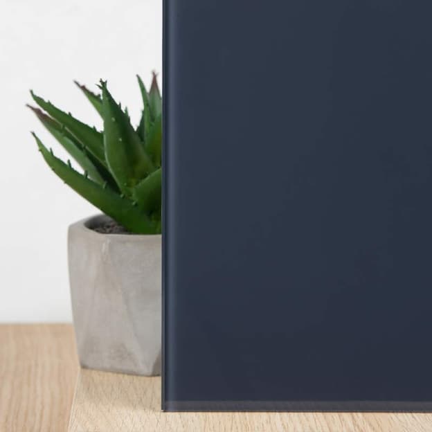 Стекло фасадное 4 мм Lacobel Authentic Anthracite 7016 Стекло фасадное 4 мм Lacobel Authentic Anthracite 7016