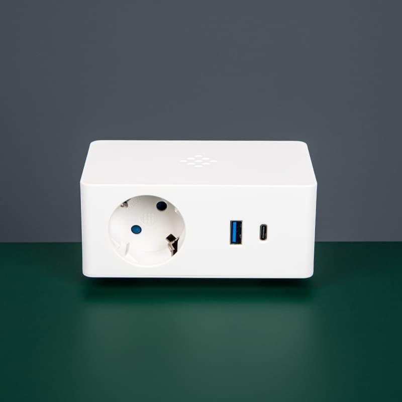 Versa Q Розетковий блок, 1 розетка + 2 USB (A + C) порту (5V, 3A), 110-220V, 16A, IP20, білий мат (06037F00004) Versa Q Розетковий блок, 1 розетка + 2 USB (A + C) порту (5V, 3A), 110-220V, 16A, IP20, білий мат (06037F00004)