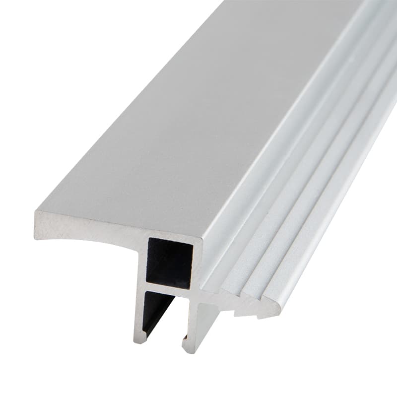 Профіль GOLA в верхній модуль Ferro Fiori з пазом для LED, L = 4100 мм, type L, алюміній Профіль GOLA в верхній модуль Ferro Fiori з пазом для LED, L = 4100 мм, type L, алюміній