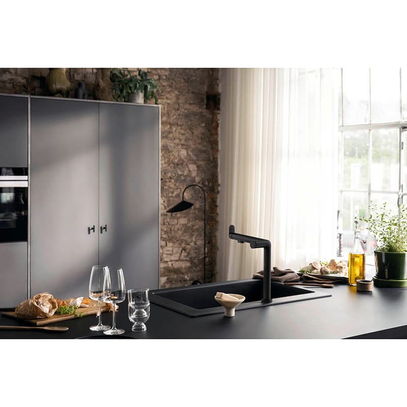 Змішувач для кухні Aqittura M91 FilterSystem 240 чорний матовий Hansgrohe (76804670) Змішувач для кухні Aqittura M91 FilterSystem 240 чорний матовий Hansgrohe (76804670)
