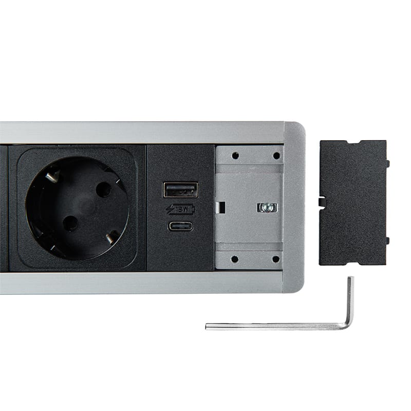 VersaFRAME Розетковий блок, 3 розетки + 1 USB, порт 5В(А+С) , 110-220В, 16A, IP20, чорний мат VersaFRAME Розетковий блок, 3 розетки + 1 USB, порт 5В(А+С) , 110-220В, 16A, IP20, чорний мат