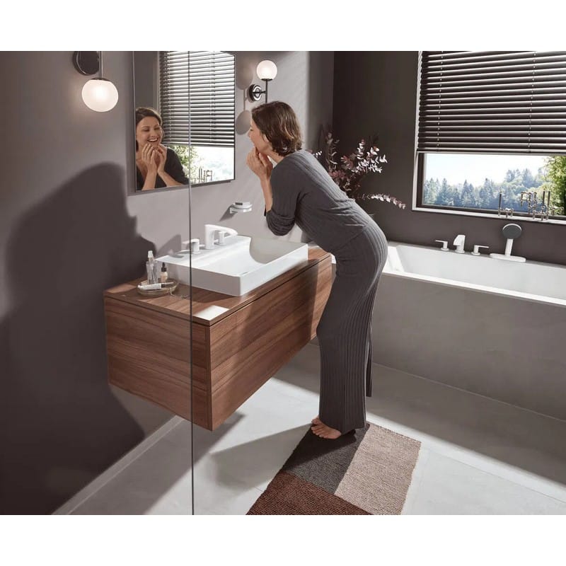Смеситель врезной на край ванны Vivenis на 4 отверстия с sBox Matt White Hansgrohe (75444700) Смеситель врезной на край ванны Vivenis на 4 отверстия с sBox Matt White Hansgrohe (75444700)