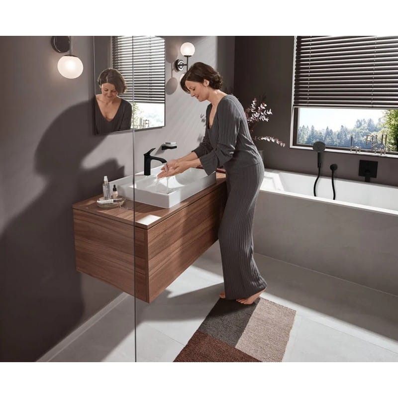 Смеситель для умывальника Vivenis 110 с донным клапаном pop-up, Matt Black Hansgrohe (75020670) Смеситель для умывальника Vivenis 110 с донным клапаном pop-up, Matt Black Hansgrohe (75020670)