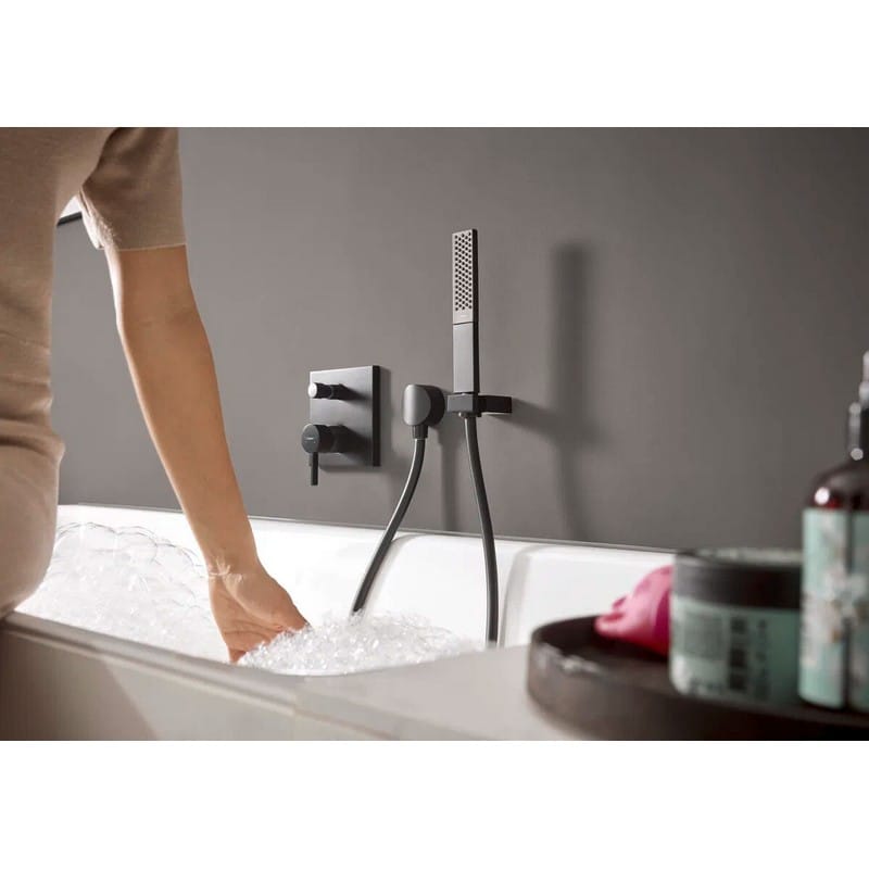 Змішувач для душу прихованого монтажу Finoris верхня частина, Matt Black Hansgrohe (76615670)