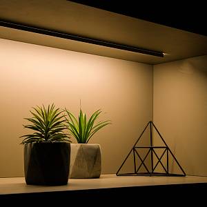 Профиль для LED-ленты, ВРЕЗНОЙ СО ШТОРКОЙ, белый мат | viyar.ua Профиль для LED-ленты, ВРЕЗНОЙ СО ШТОРКОЙ, белый мат